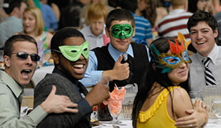 我们的传统 2 MayFete Photo