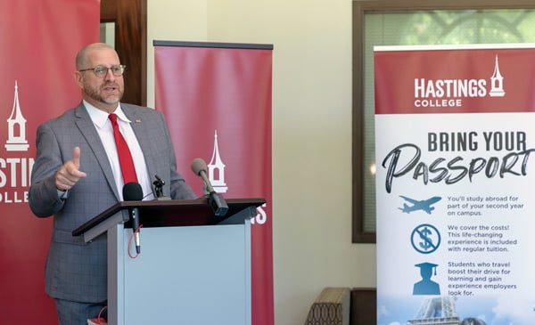 “十大彩票游戏平台2.0”重新构想了大学体验 1 Feezell event web