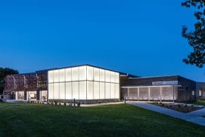 新闻 14 Picture of the Jackson Dinsdale 艺术 Center.