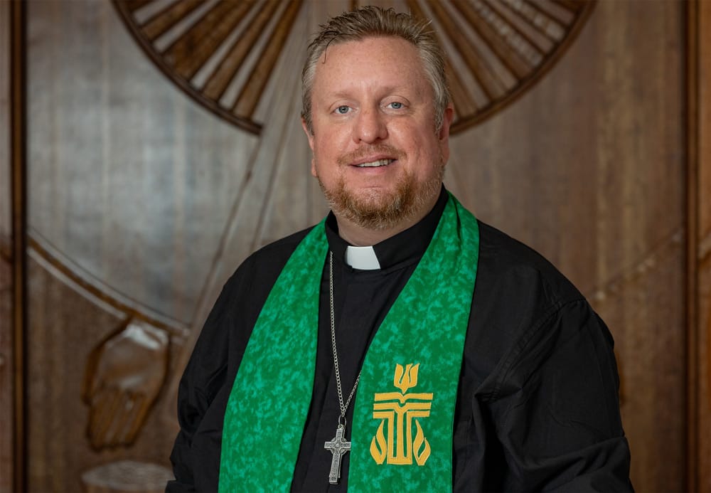 十大彩票游戏平台邀请PCUSA共同主持人托尼·拉尔森参加教堂礼拜 3 Larson 25w