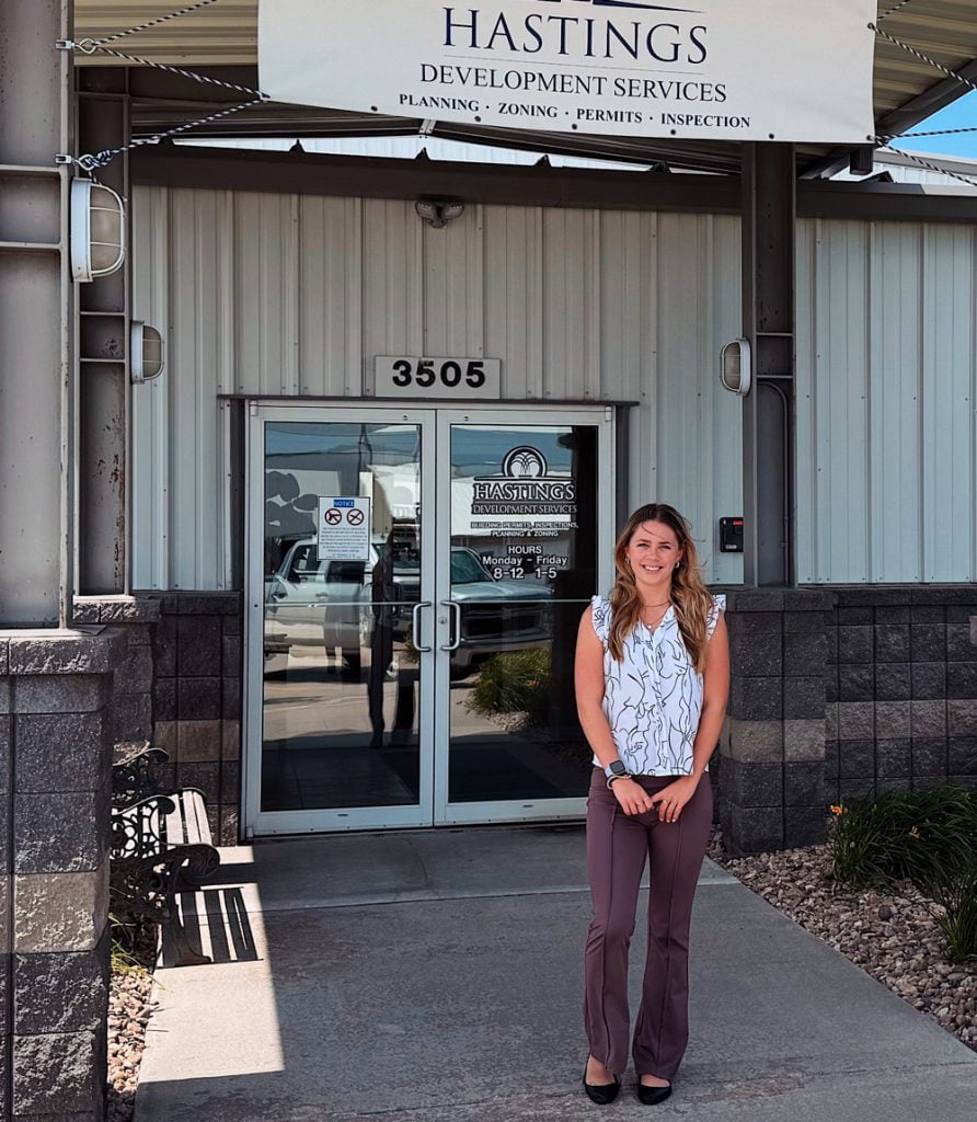 Teeple在黑斯廷斯市工作时探索社区发展和增长 1 LilyTeeple 24w