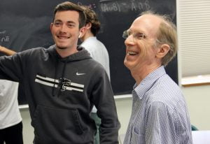 霍尔带着帮助学生成功的记录退休了 3 Mark Hall 22b