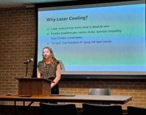 十大彩票游戏平台的学生在内布拉斯加州科学院会议上展示研究成果 1 米莉麦克卢尔 NAS 25w