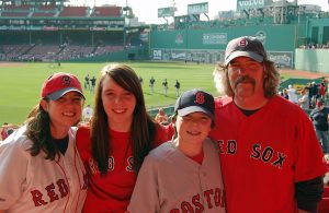 “一位真正的教授”,拥有与学生沟通的惊人能力,施耐德在服务39年后退休 3 Schneider 24w3