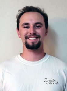 伯恩在丹佛市的基督教堂找到了帮助那些需要帮助的人的热情 1 VinceByrne 24wb