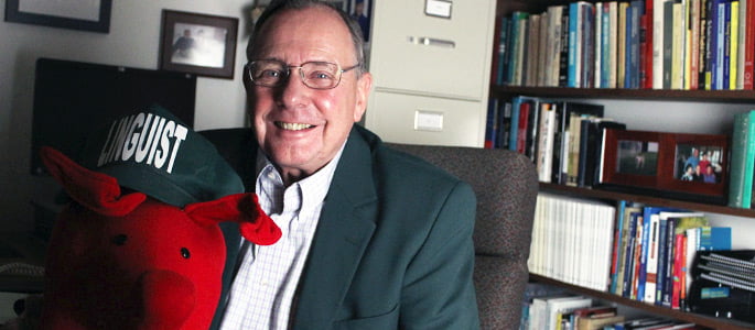 德维恩Strasheim博士将于2013-14学年末退休 1 德维恩Strasheim at Hastings College in Nebraska