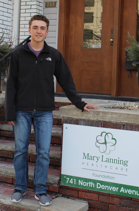 埃文斯在3+1护理项目中找到了正确的道路 1 Picture of Josey Evans outside