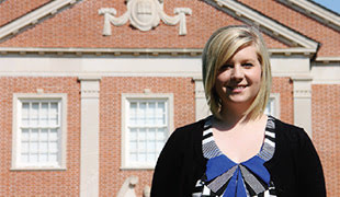 Jami Anderson was able to complete her associate's and bachelor's degrees in four years by 转移 to Hastings College.